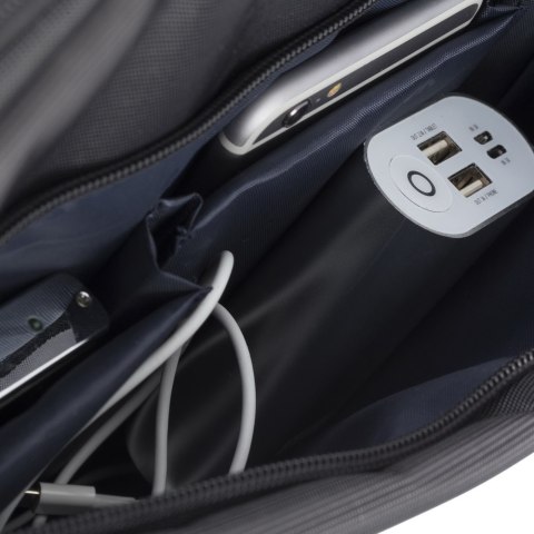 Etui Rivacase Central 13.3 czarne 8203 Etui Rivacase Central 13.3 czarne 8203