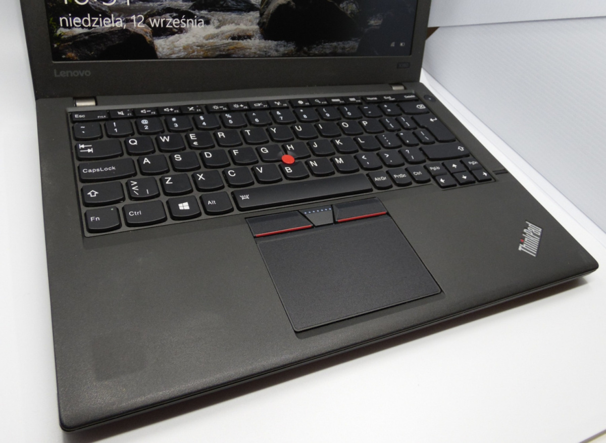 Lenovo Thinkpad X260 i5-6300U 16GB 12.5" 256GB SSD Full HD Win 10 Pro Lenovo Thinkpad X260 i5-6300U 16GB 12.5" 256GB SSD Full HD Win 10 Pro