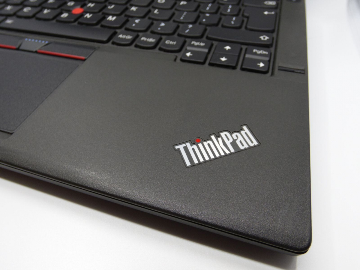 Lenovo Thinkpad X260 i5-6300U 16GB 12.5" 256GB SSD Full HD Win 10 Pro Lenovo Thinkpad X260 i5-6300U 16GB 12.5" 256GB SSD Full HD Win 10 Pro