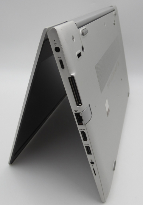 Laptop HP EliteBook 14" 840 G5 i7/16GB/512GB SSD/RX 540X stacja i mysz Laptop HP EliteBook 14" 840 G5 i7/16GB/512GB SSD/RX 540X stacja i mysz