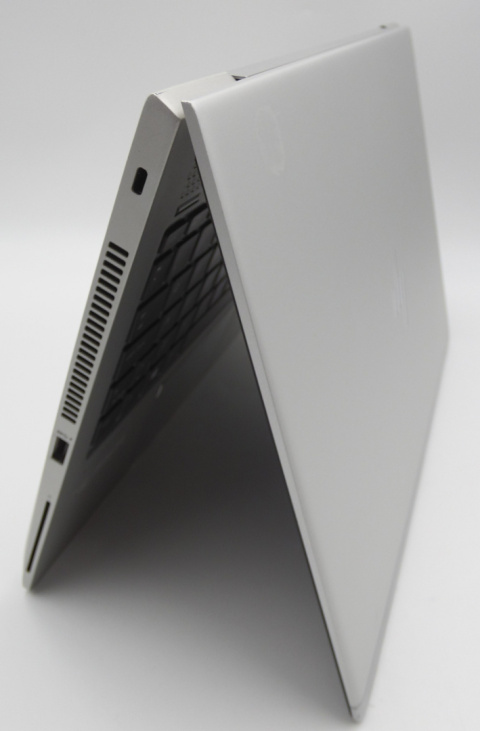 Laptop HP EliteBook 14" 840 G5 i7/16GB/512GB SSD/RX 540X stacja i mysz Laptop HP EliteBook 14" 840 G5 i7/16GB/512GB SSD/RX 540X stacja i mysz