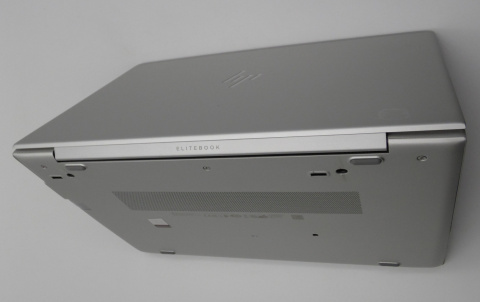 Laptop HP EliteBook 14" 840 G5 i7/16GB/512GB SSD/RX 540X stacja i mysz Laptop HP EliteBook 14" 840 G5 i7/16GB/512GB SSD/RX 540X stacja i mysz