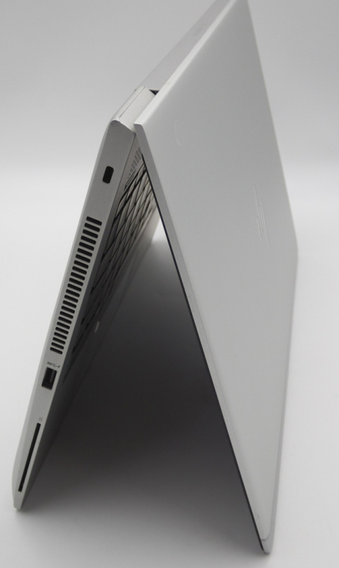 Laptop HP EliteBook 14" 840 G6 i7/32GB/512GB SSD/AMD 550X stacja i mysz Laptop HP EliteBook 14" 840 G6 i7/32GB/512GB SSD/AMD 550X stacja i mysz