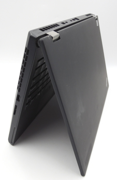 Stacja robocza Lenovo Thinkpad P52 15.6" Xeon E-2176M/P2000/16GB/500G Stacja robocza Lenovo Thinkpad P52 15.6" Xeon E-2176M/P2000/16GB/500G